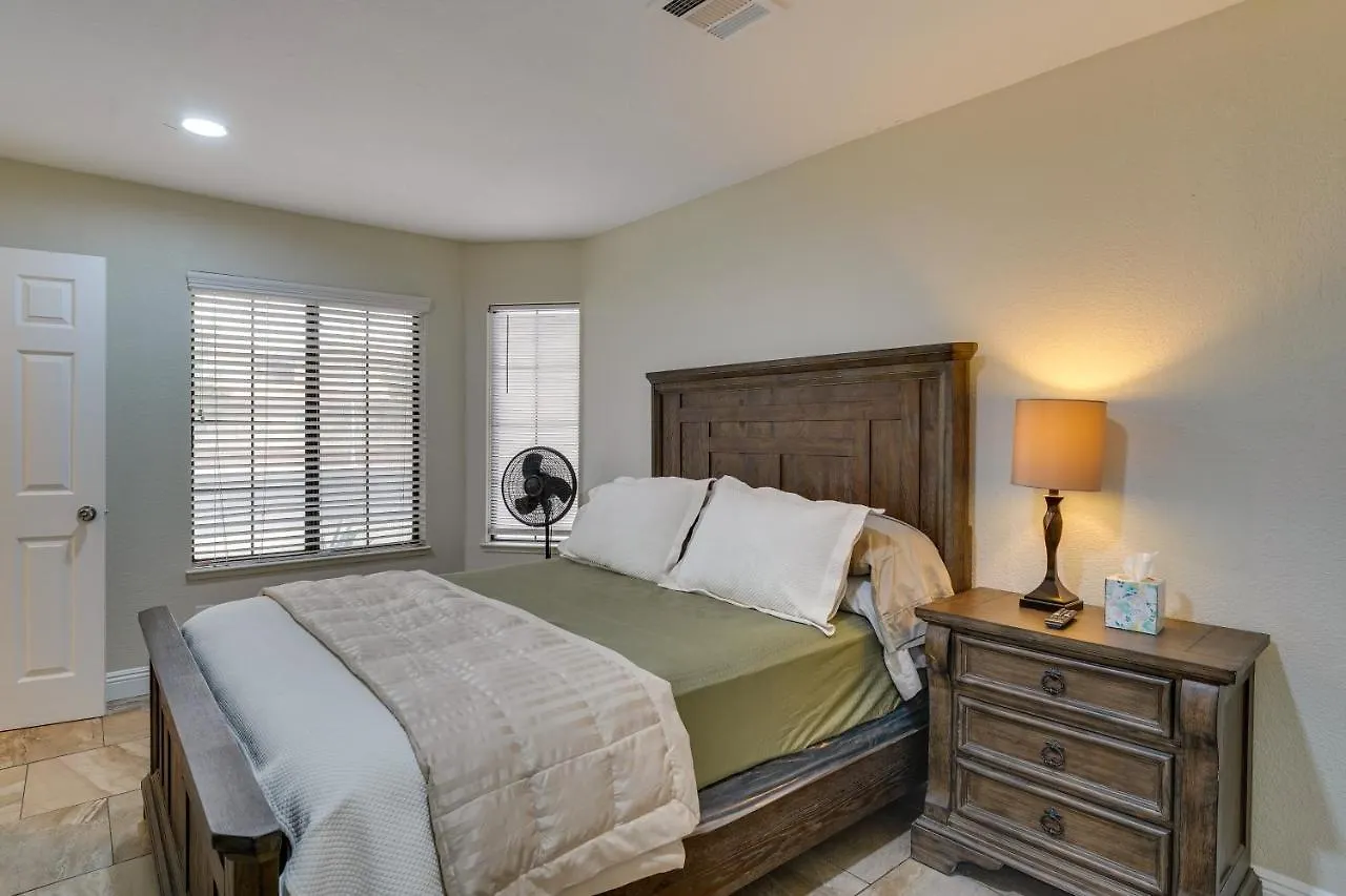 Holiday home Las Vegas Vacation Rental With Pool - Pet Friendly!