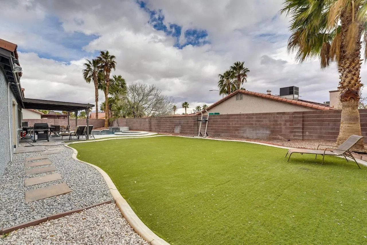 Las Vegas Vacation Rental With Pool - Pet Friendly! 0*, Las Vegas