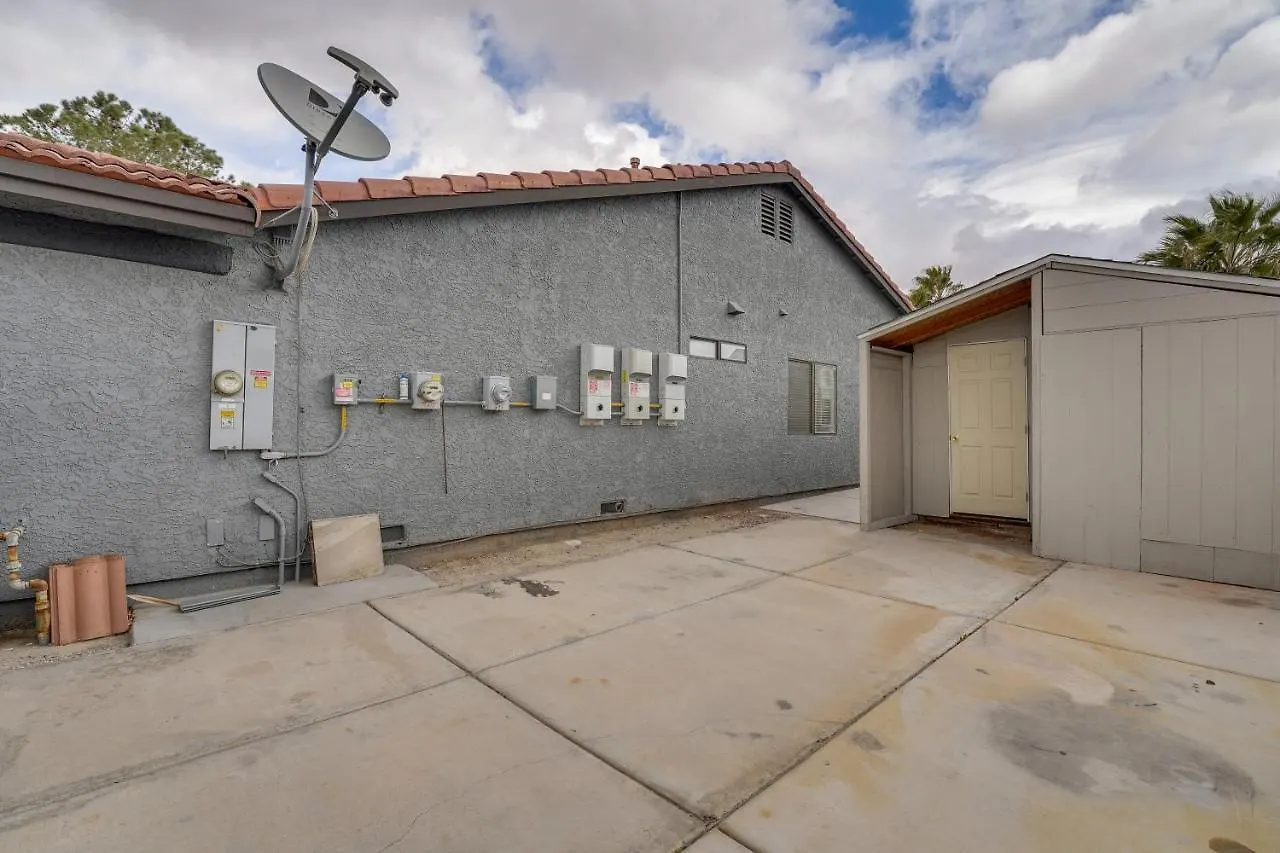 Las Vegas Vacation Rental With Pool - Pet Friendly! Holiday home